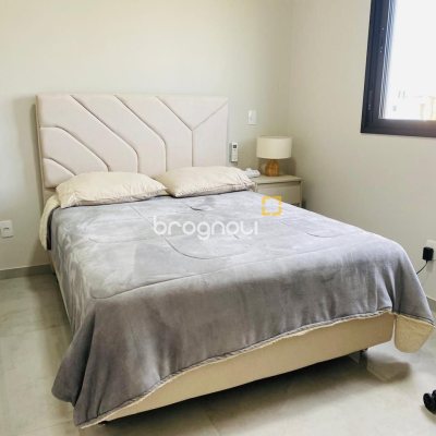 Casa com 160m², 3 quartos (sendo 1 suíte), 2 garagens, no bairro Campeche em Florianópolis