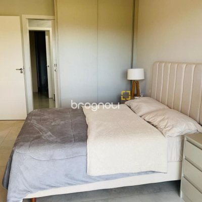 Casa com 160m², 3 quartos (sendo 1 suíte), 2 garagens, no bairro Campeche em Florianópolis
