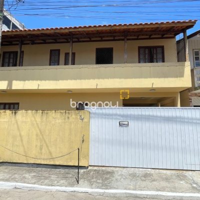 Casa com 100m², 4 quartos (sendo 1 suíte), 1 garagem, no bairro Ingleses em Florianópolis
