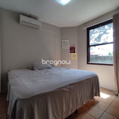 Casa com 257m², 5 quartos (sendo 2 suítes), 2 garagens, no bairro Cachoeira do Bom Jesus em Florianópolis