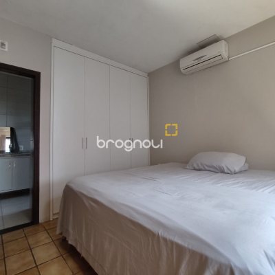 Casa com 257m², 5 quartos (sendo 2 suítes), 2 garagens, no bairro Cachoeira do Bom Jesus em Florianópolis