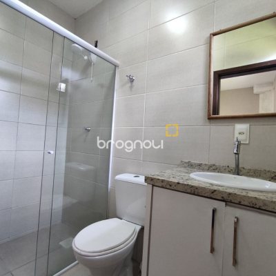 Casa com 257m², 5 quartos (sendo 2 suítes), 2 garagens, no bairro Cachoeira do Bom Jesus em Florianópolis