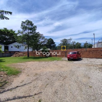 Casa com 257m², 5 quartos (sendo 2 suítes), 2 garagens, no bairro Cachoeira do Bom Jesus em Florianópolis