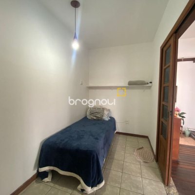 Casa com 250m², 4 quartos (sendo 1 suíte), 4 garagens, no bairro Ingleses em Florianópolis