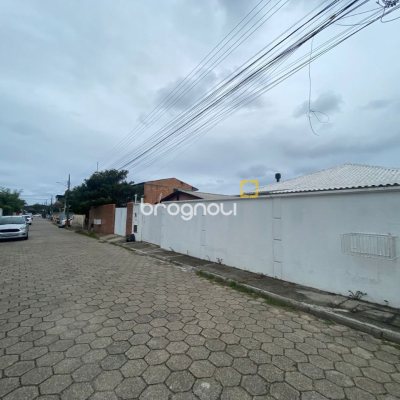 Casa com 250m², 4 quartos (sendo 1 suíte), 4 garagens, no bairro Ingleses em Florianópolis