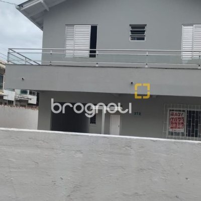 Pousada / Hotel com 253m², 10 quartos, 6 garagens, no bairro Ingleses em Florianópolis