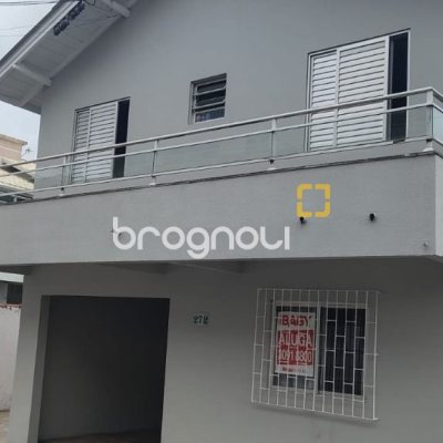 Pousada / Hotel com 253m², 10 quartos, 6 garagens, no bairro Ingleses em Florianópolis