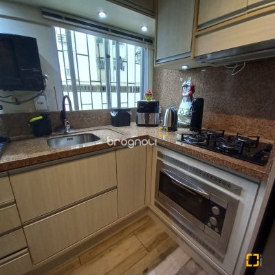 Apartamento com 55m², 2 quartos, no bairro Centro em Florianópolis