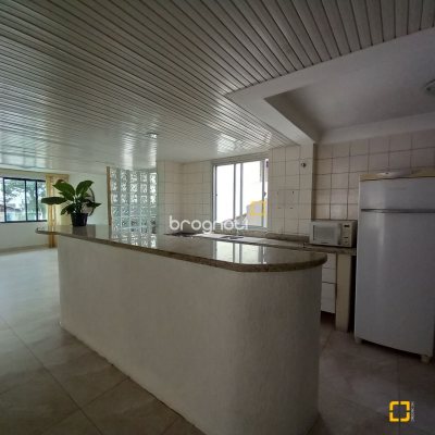 Apartamento com 55m², 2 quartos, no bairro Centro em Florianópolis