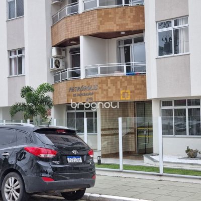 Apartamento com 100m², 3 quartos (sendo 1 suíte), 1 garagem, no bairro Capoeiras em Florianópolis