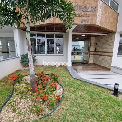 Apartamento com 100m², 3 quartos (sendo 1 suíte), 1 garagem, no bairro Capoeiras em Florianópolis