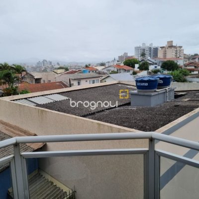 Apartamento com 100m², 3 quartos (sendo 1 suíte), 1 garagem, no bairro Capoeiras em Florianópolis