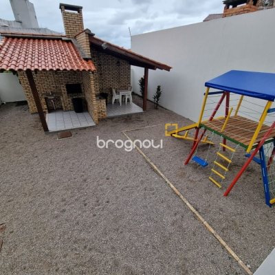 Apartamento com 100m², 3 quartos (sendo 1 suíte), 1 garagem, no bairro Capoeiras em Florianópolis