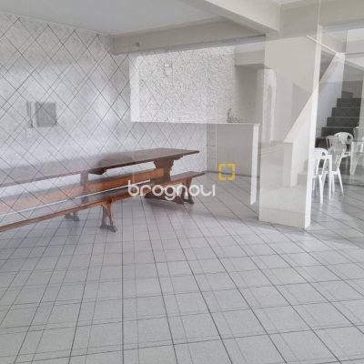Apartamento com 100m², 3 quartos (sendo 1 suíte), 1 garagem, no bairro Capoeiras em Florianópolis