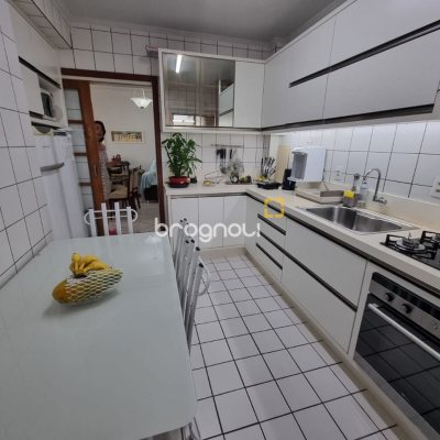 Apartamento com 100m², 3 quartos (sendo 1 suíte), 1 garagem, no bairro Capoeiras em Florianópolis