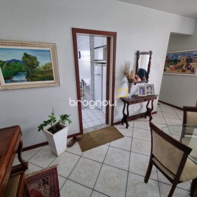 Apartamento com 100m², 3 quartos (sendo 1 suíte), 1 garagem, no bairro Capoeiras em Florianópolis
