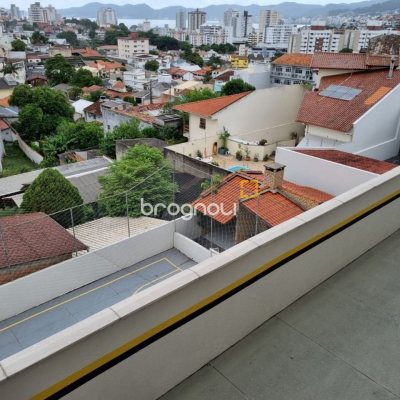 Apartamento com 100m², 3 quartos (sendo 1 suíte), 1 garagem, no bairro Capoeiras em Florianópolis