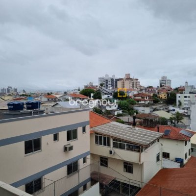 Apartamento com 100m², 3 quartos (sendo 1 suíte), 1 garagem, no bairro Capoeiras em Florianópolis