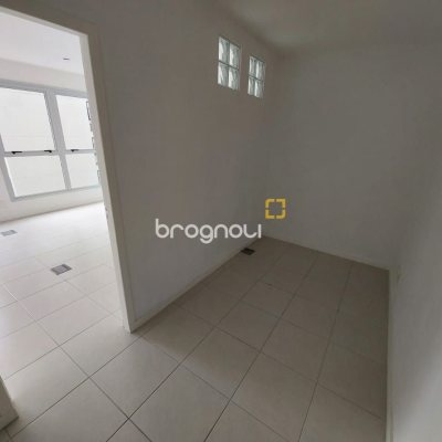 Sala com 35m², 1 garagem, no bairro Trindade em Florianópolis