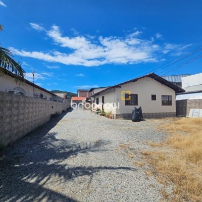Terreno com 846m², no bairro Campeche em Florianópolis