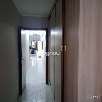 Apartamento com 123m², 3 quartos (sendo 1 suíte), 1 garagem, no bairro Estreito em Florianópolis