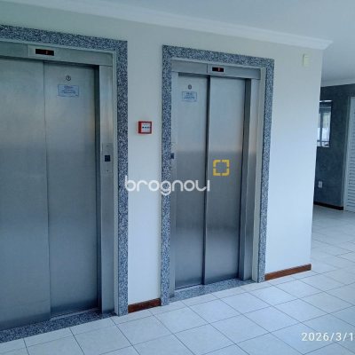 Apartamento com 123m², 3 quartos (sendo 1 suíte), 1 garagem, no bairro Estreito em Florianópolis