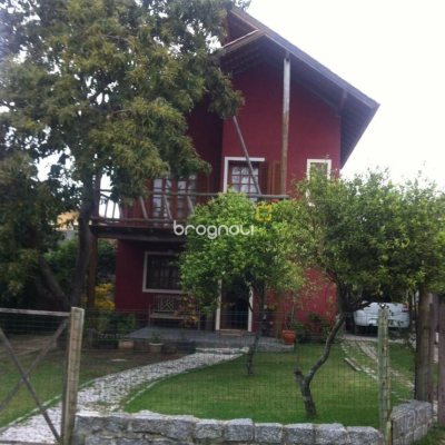 Casa com 144m², 3 quartos, 2 garagens, no bairro Rio Vermelho em Florianópolis