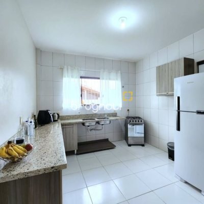 Casa com 112m², 2 quartos (sendo 1 suíte), 5 garagens, no bairro São Sebastião em Palhoça