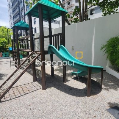 Apartamento com 89m², 3 quartos (sendo 1 suíte), 2 garagens, no bairro Centro em Florianópolis