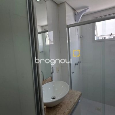 Apartamento com 89m², 3 quartos (sendo 1 suíte), 2 garagens, no bairro Centro em Florianópolis