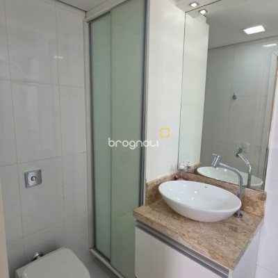 Apartamento com 89m², 3 quartos (sendo 1 suíte), 2 garagens, no bairro Centro em Florianópolis