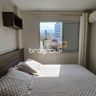 Apartamento com 89m², 3 quartos (sendo 1 suíte), 2 garagens, no bairro Centro em Florianópolis