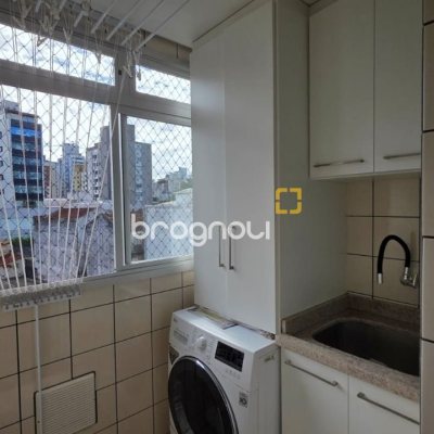Apartamento com 89m², 3 quartos (sendo 1 suíte), 2 garagens, no bairro Centro em Florianópolis