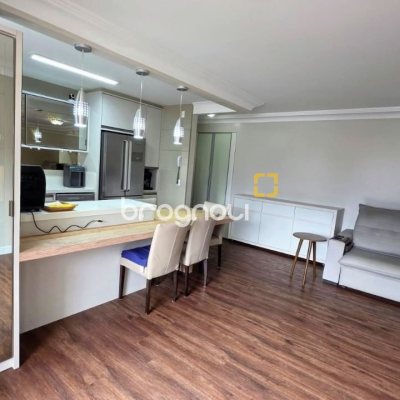 Apartamento com 89m², 3 quartos (sendo 1 suíte), 2 garagens, no bairro Centro em Florianópolis