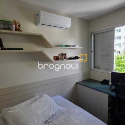 Apartamento com 89m², 3 quartos (sendo 1 suíte), 2 garagens, no bairro Centro em Florianópolis