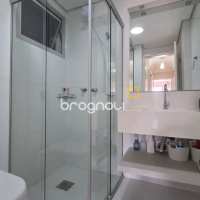 Apartamento com 89m², 3 quartos (sendo 1 suíte), 2 garagens, no bairro Centro em Florianópolis