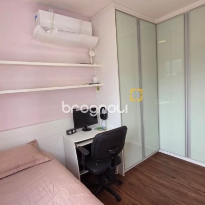 Apartamento com 89m², 3 quartos (sendo 1 suíte), 2 garagens, no bairro Centro em Florianópolis