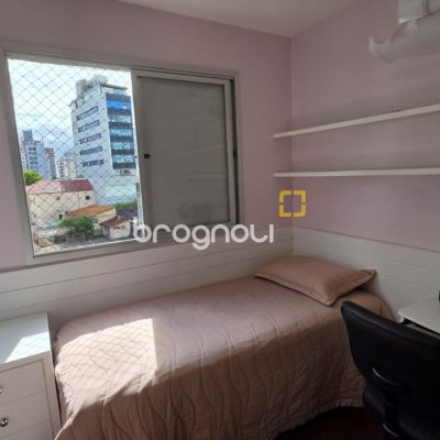 Apartamento com 89m², 3 quartos (sendo 1 suíte), 2 garagens, no bairro Centro em Florianópolis