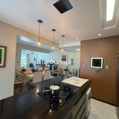 Apartamento com 102m², 3 quartos, 1 garagem, no bairro Centro em Florianópolis