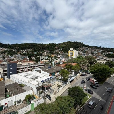 Apartamento com 102m², 3 quartos, 1 garagem, no bairro Centro em Florianópolis