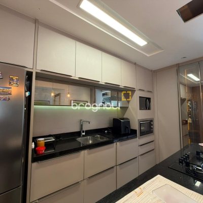 Apartamento com 102m², 3 quartos, 1 garagem, no bairro Centro em Florianópolis