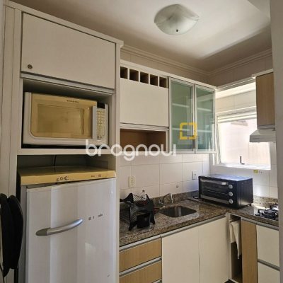 Apartamento com 56m², 2 quartos, 1 garagem, no bairro Canasvieiras em Florianópolis