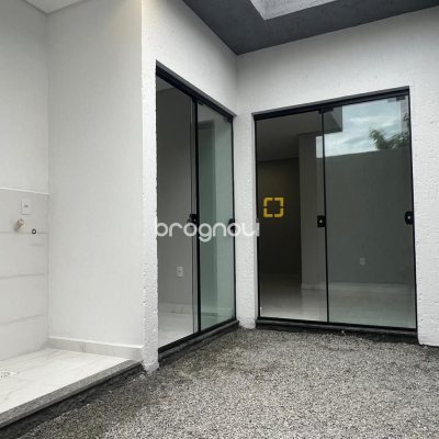 Casa com 68m², 2 quartos (sendo 1 suíte), 1 garagem, no bairro Morro da Pedras em Florianópolis
