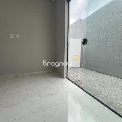 Casa com 68m², 2 quartos (sendo 1 suíte), 1 garagem, no bairro Morro da Pedras em Florianópolis