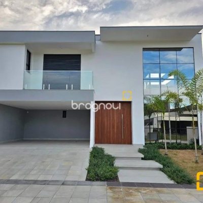 Casa de Condomínio com 318m², 4 quartos (sendo 3 suítes), 4 garagens, no bairro Ratones em Florianópolis