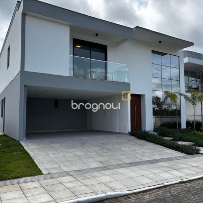 Casa de Condomínio com 318m², 4 quartos (sendo 3 suítes), 4 garagens, no bairro Ratones em Florianópolis