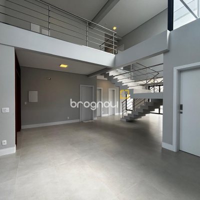 Casa de Condomínio com 318m², 4 quartos (sendo 3 suítes), 4 garagens, no bairro Ratones em Florianópolis