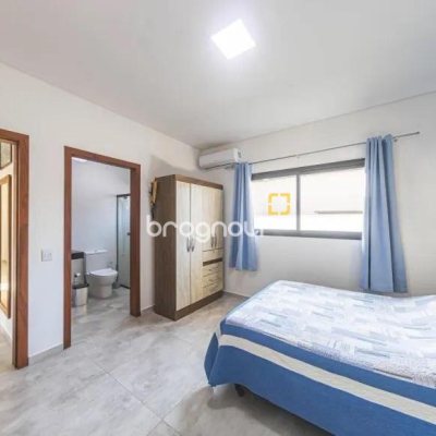 Casa de Condomínio com 150m², 4 quartos (sendo 2 suítes), 3 garagens, no bairro Rio Vermelho em Florianópolis