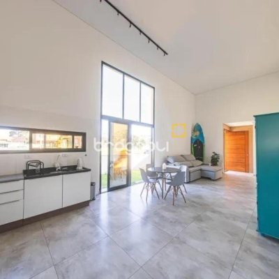 Casa de Condomínio com 150m², 4 quartos (sendo 2 suítes), 3 garagens, no bairro Rio Vermelho em Florianópolis