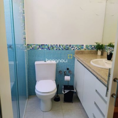 Apartamento com 99m², 3 quartos (sendo 1 suíte), 1 garagem, no bairro Jurerê em Florianópolis